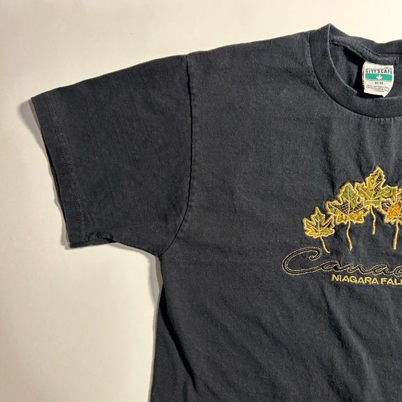 Medium VINTAGE NIAGRA FALLS CANADA TSHIRT - Picture 4 of 5